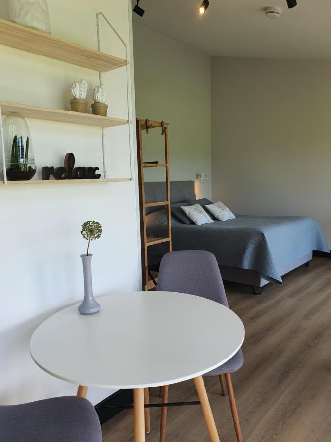 Hippe Schuur Bed & Breakfast Tytsjerk Екстериор снимка