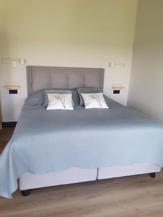 Hippe Schuur Bed & Breakfast Tytsjerk Екстериор снимка