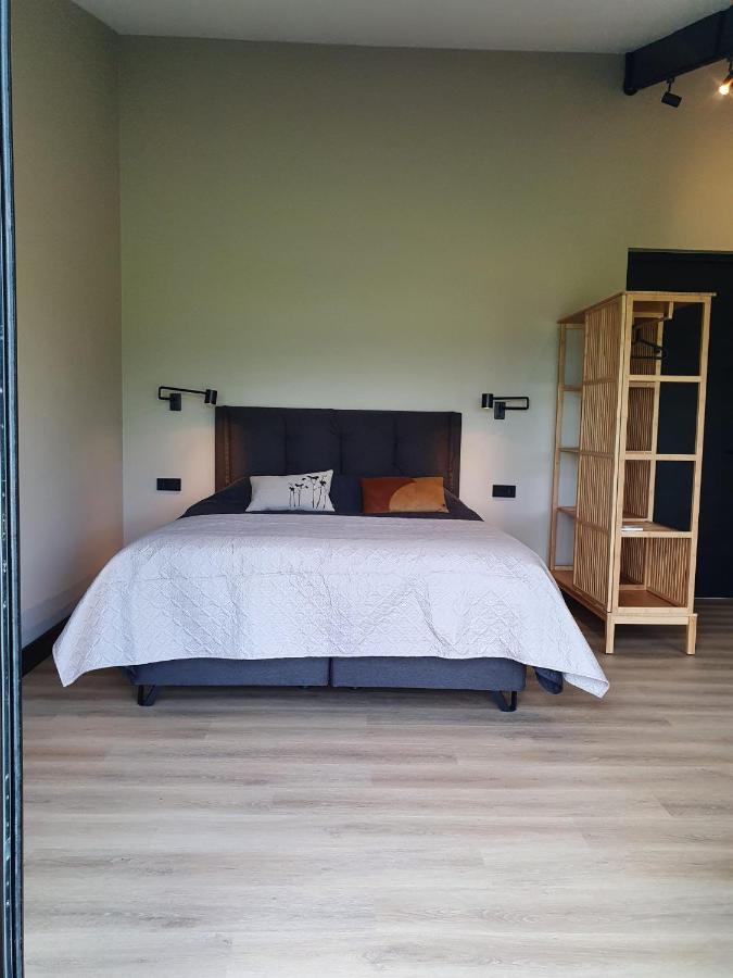 Hippe Schuur Bed & Breakfast Tytsjerk Екстериор снимка